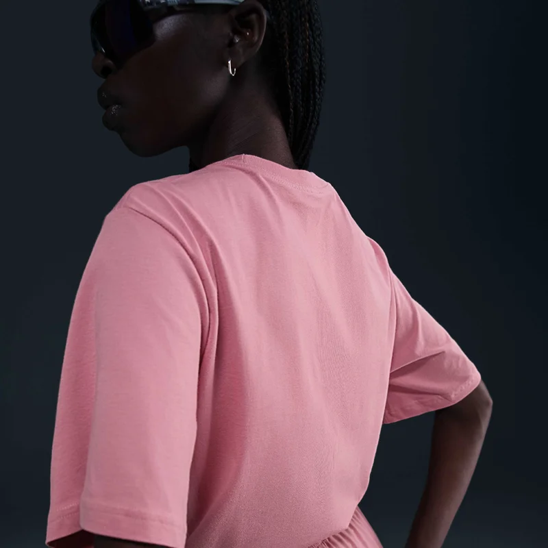 نايكي تيشيرت سبورتسوير اسنينشالز للنساء